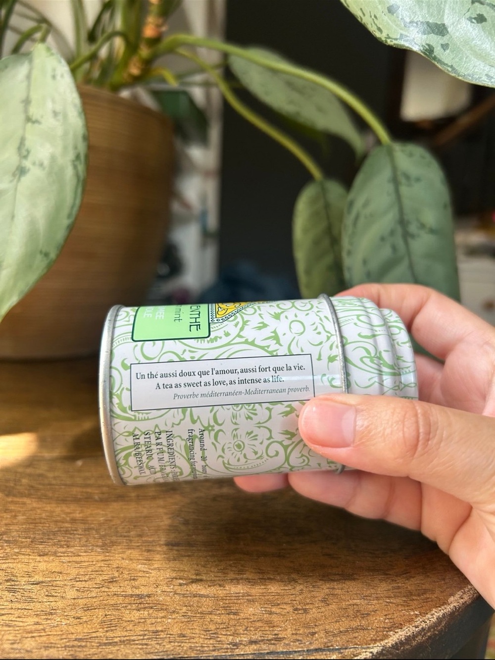 L'OCCITANE Small Green & White Thé Vert Decorative Tin - Picture 3 of 6